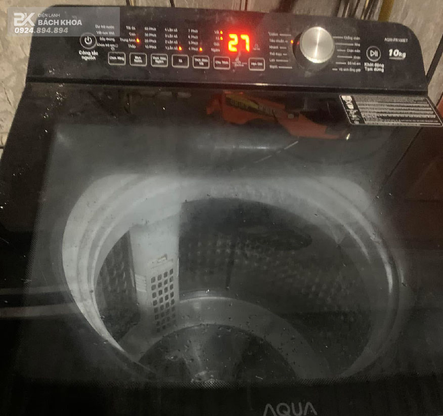 sửa máy giặt aqua cửa trên