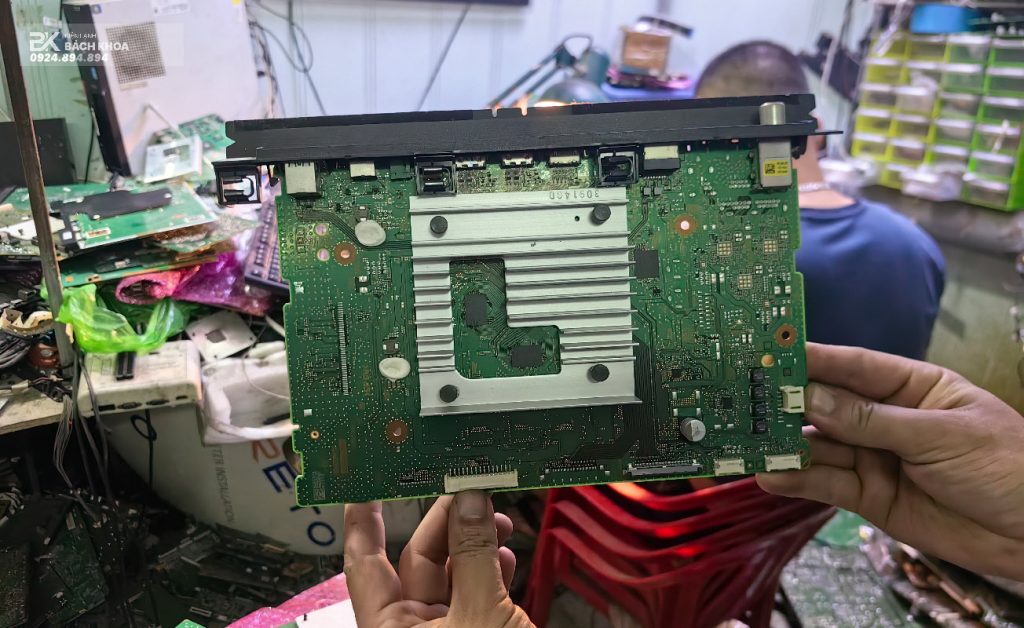 Mạch hoàn thiện sửa chữa của tivi TCL