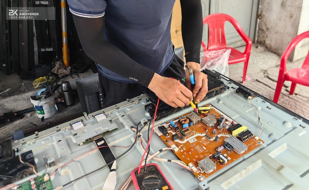 sửa tivi toshiba không lên hình